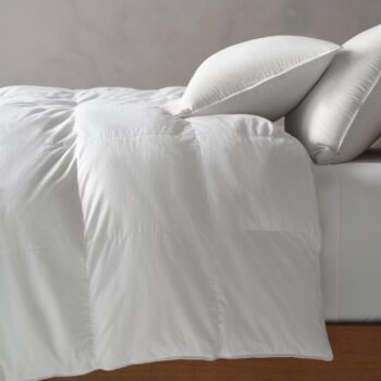 All-Season Canadian Down Comforter, Luxury Medium Warmth Duvet Insert, 100% Cotton Sateen Shell, Fluffy Year-Round Bedding, Baffle Box, Secure Duvet Loops - Full/Queen