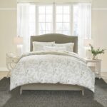 King Duvet Cover Set, Reversible Bedding with Matching Shams, Medium Weight Bedding for All Seasons (Lindy Green, King)